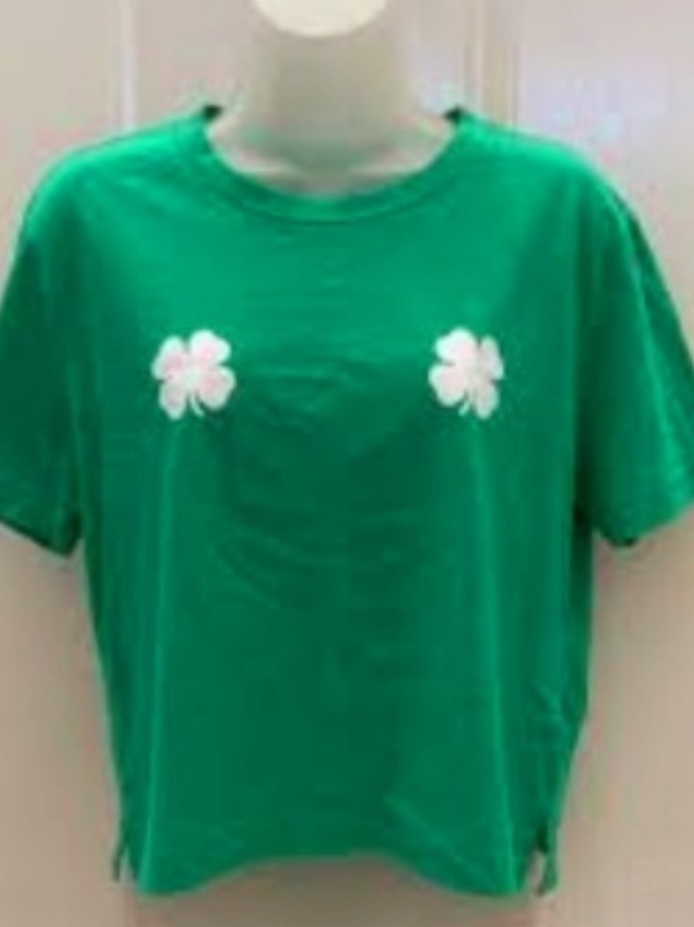 PINK Green Clover Printed Cropped Tee - Women - Picture 2 of 2